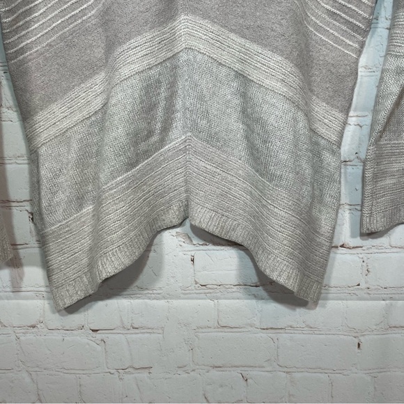 Express Sweater Womens XS Tan Merino Wool Mohair Blend Round Neck Lightweight - Picture 5 of 10